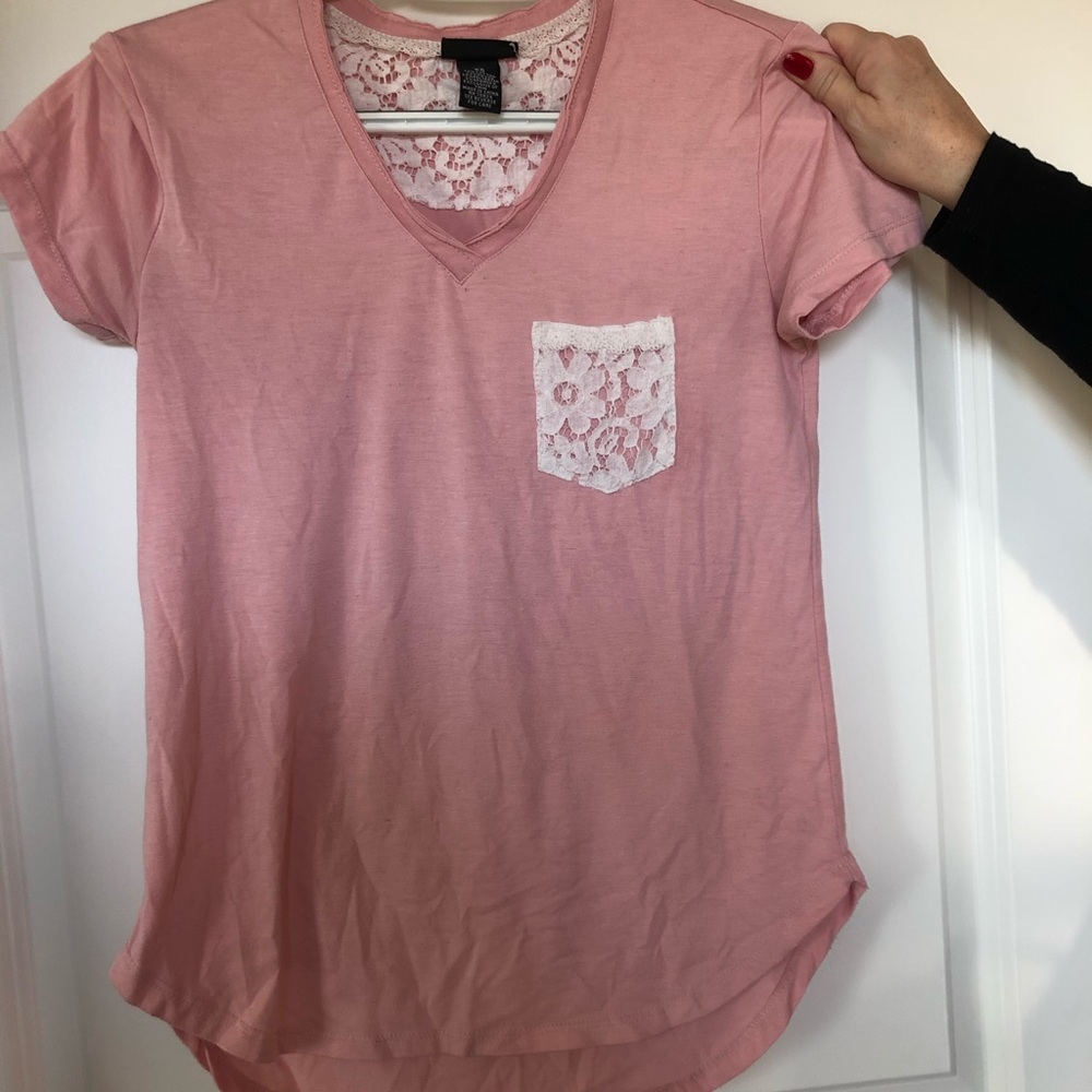 Rue 21 T-shirt.
